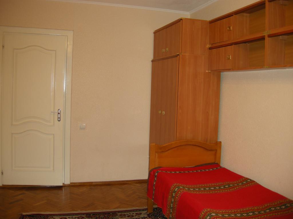 Apartament In Chirie Chişinǎu Buitenkant foto